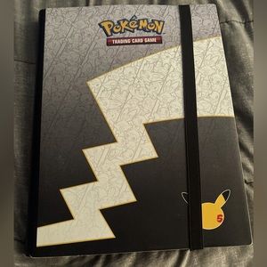 Pokémon book 20 pages 360 cards inside very rare cards guaranteed!!!!